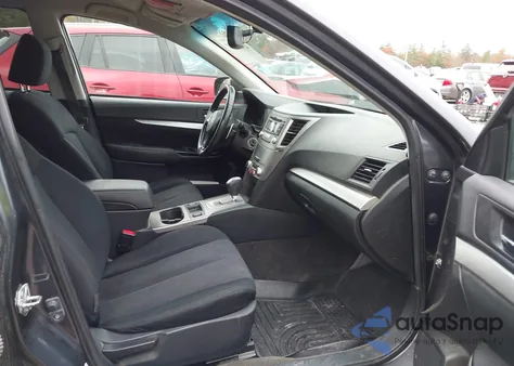 2013 Subaru Outback 2.5I Premium z USA, uszkodzony, nr VIN 4S4BRBCC5D3297167